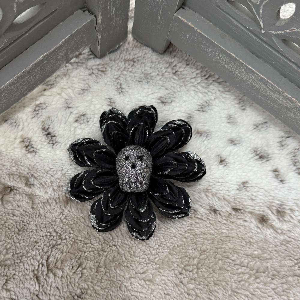 Silver sugar skull floral hair clip Halloween Dia De Los Muertos Day of the Dead